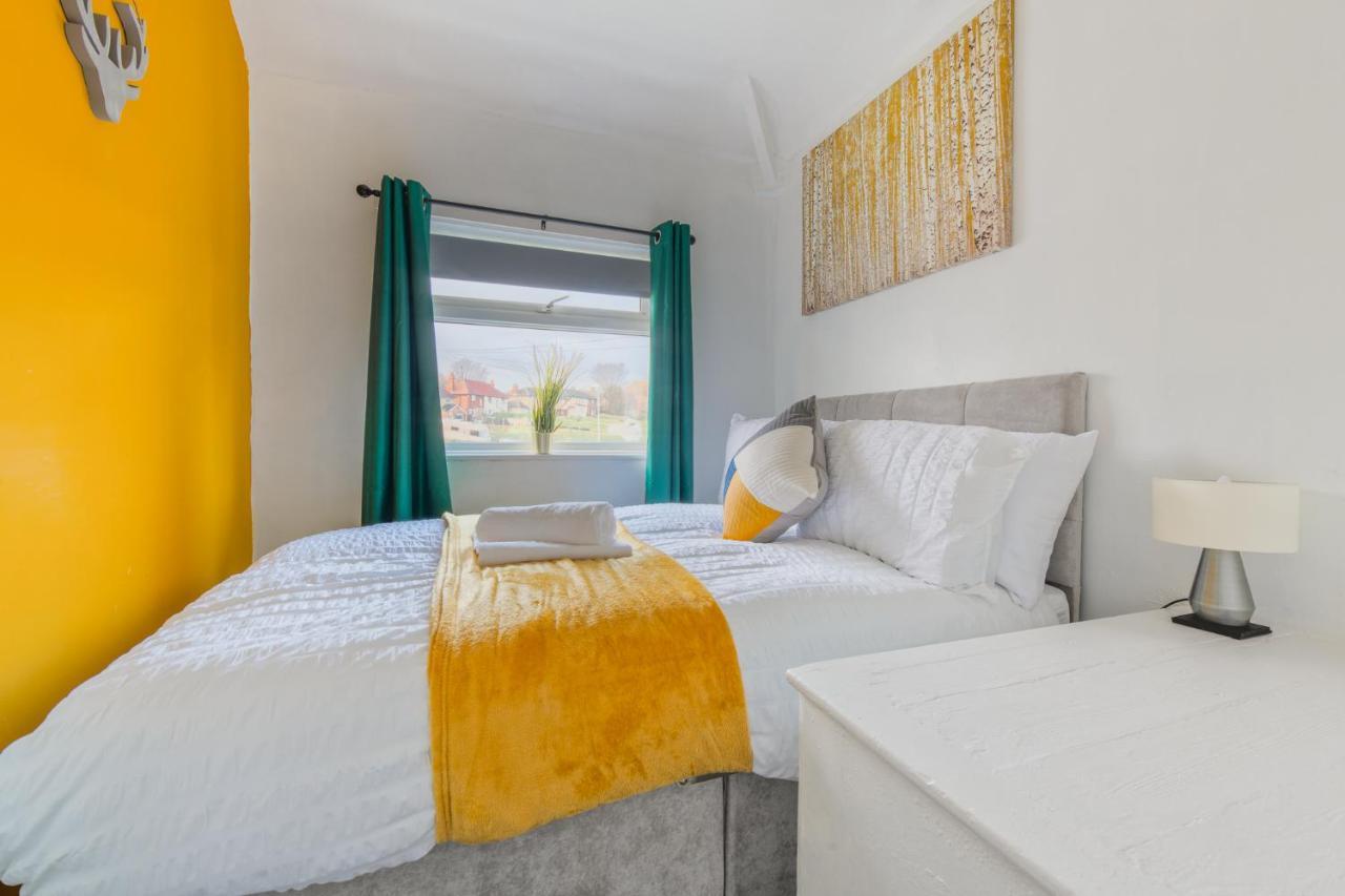 Rookwood House - Spacious Home With Free Parking - Short Stay Leeds Leeds  Exterior foto