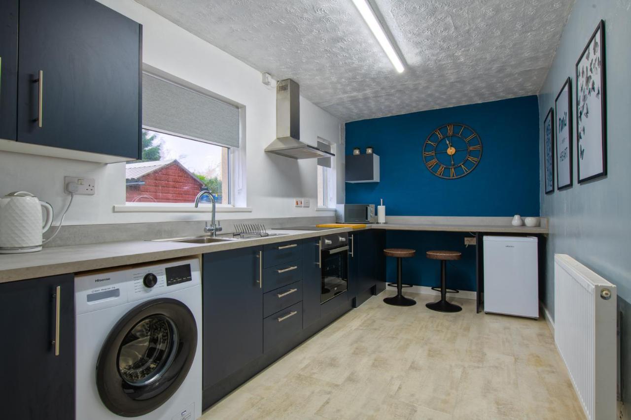 Rookwood House - Spacious Home With Free Parking - Short Stay Leeds Leeds  Exterior foto