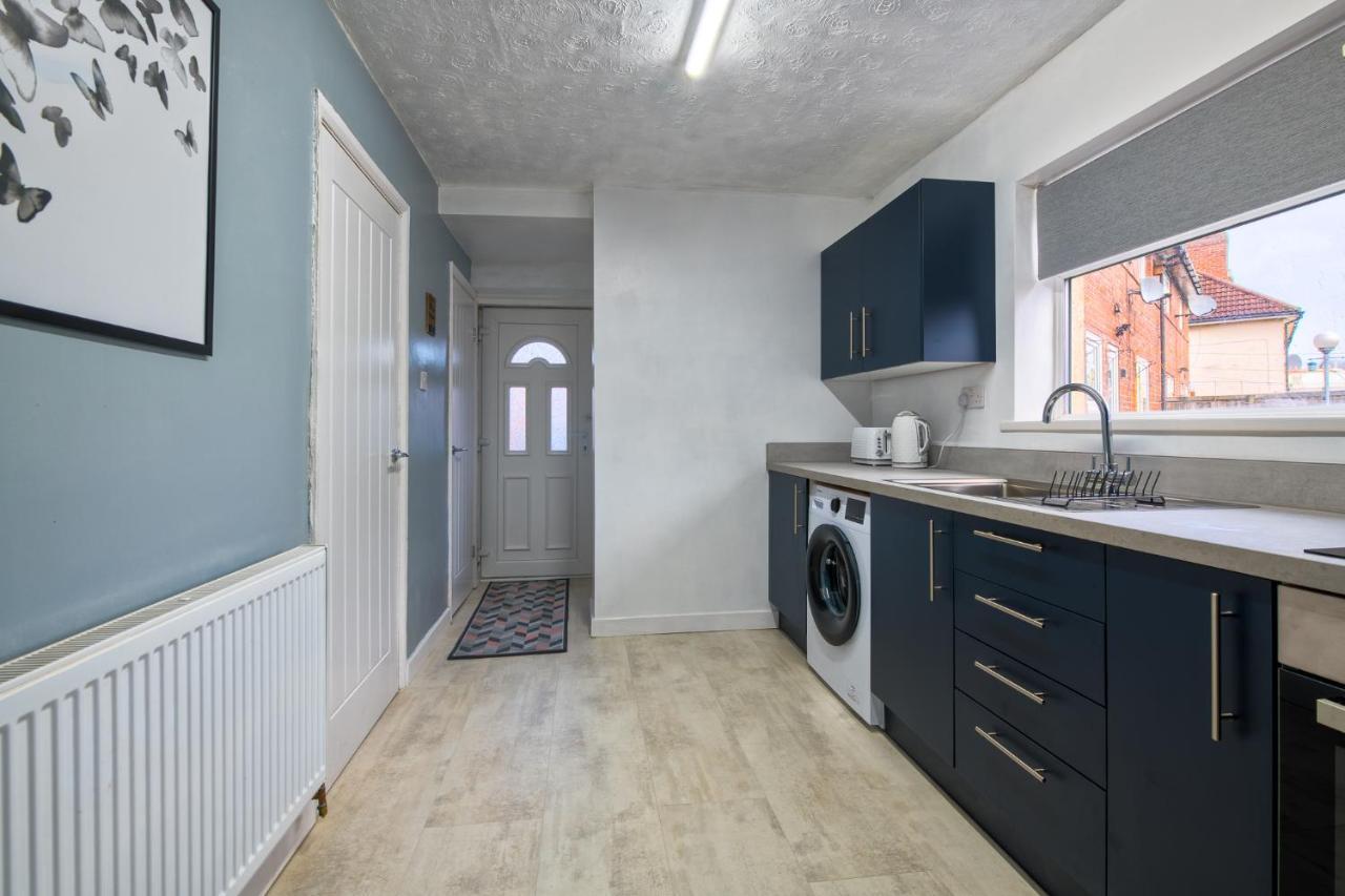 Rookwood House - Spacious Home With Free Parking - Short Stay Leeds Leeds  Exterior foto